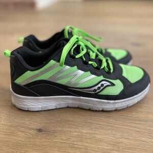 SAUCONY Kids' Dash Running Shoes sz 7 M  Green/Black
